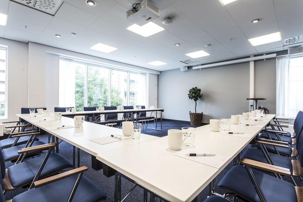 Biz Hammarby Sjöstad Lägenhetshotell 3*